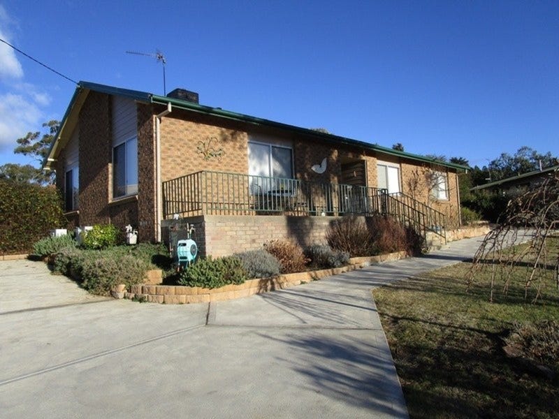 5 Maneroo Place, Cooma, NSW 2630 Property Details