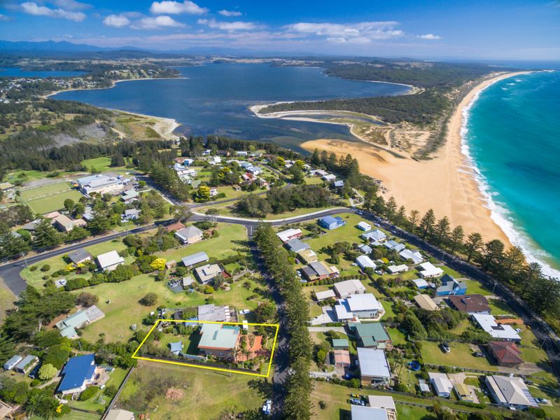 18 Monash Avenue, Tuross Head, NSW 2537