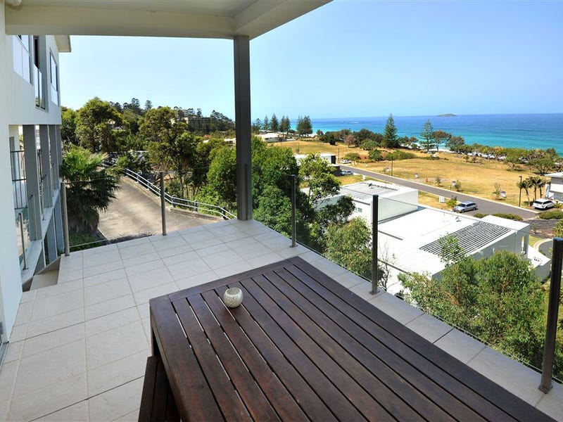 4 Beachfront Close, Sapphire Beach, NSW 2450 House for Sale