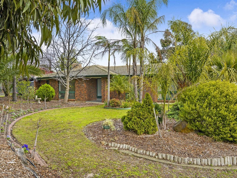 16 Oakridge Road, Aberfoyle Park, SA 5159