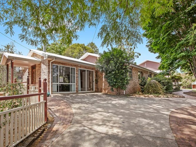 8 Sirron Street, Blue Mountain Heights, QLD 4350