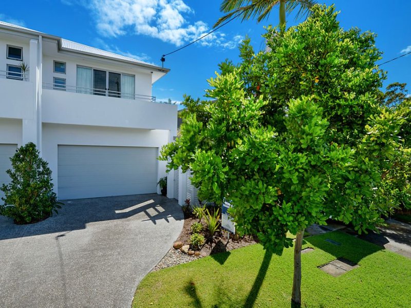 2/21 Eider Avenue, Paradise Point, QLD 4216