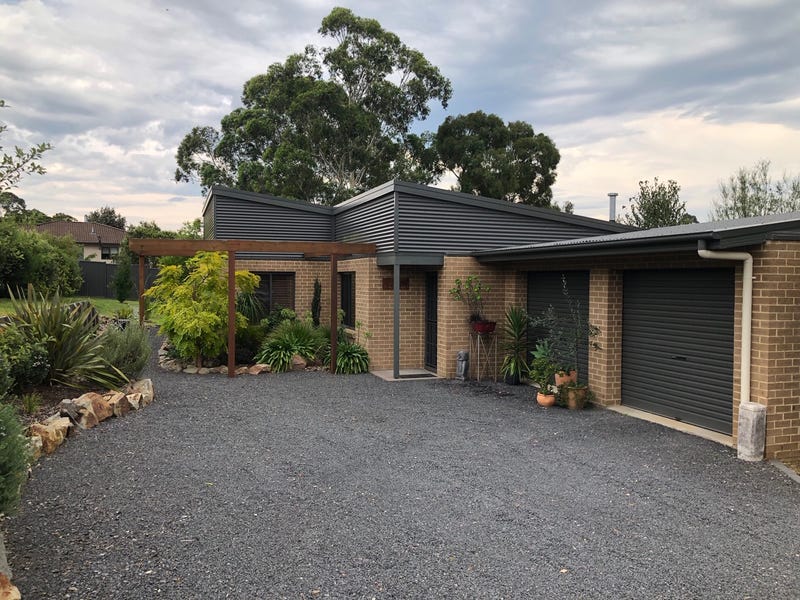 10 Thawa Close, Bega, NSW 2550