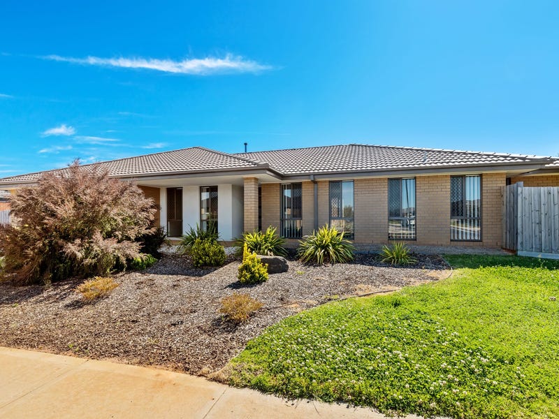 156 James Melrose Drive, Brookfield, VIC 3338