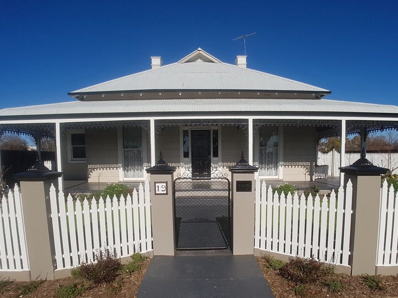 19 Evelyn Street, Corowa, NSW 2646 Property Details