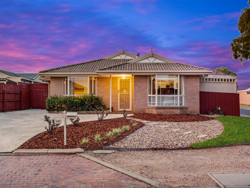 13 Doran Walk Delahey Vic 3037 Property Details