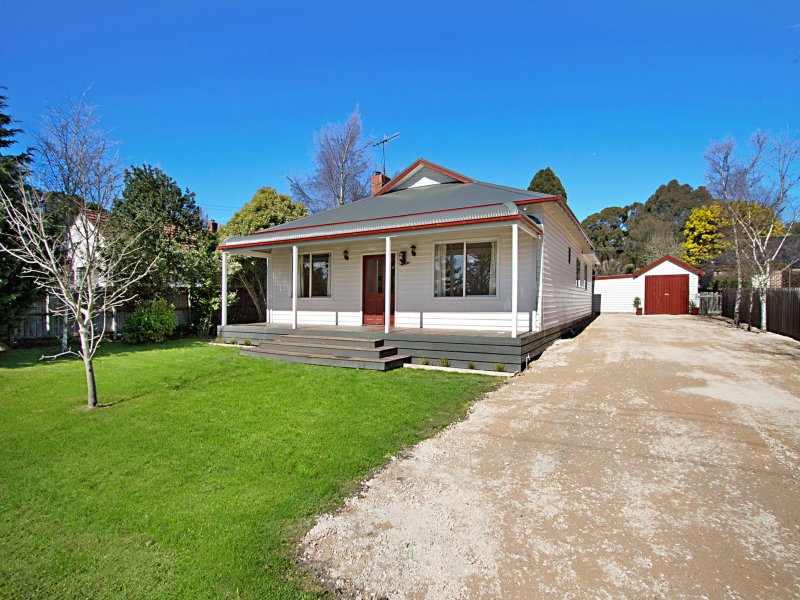 10 Anslow Street, Woodend, VIC 3442