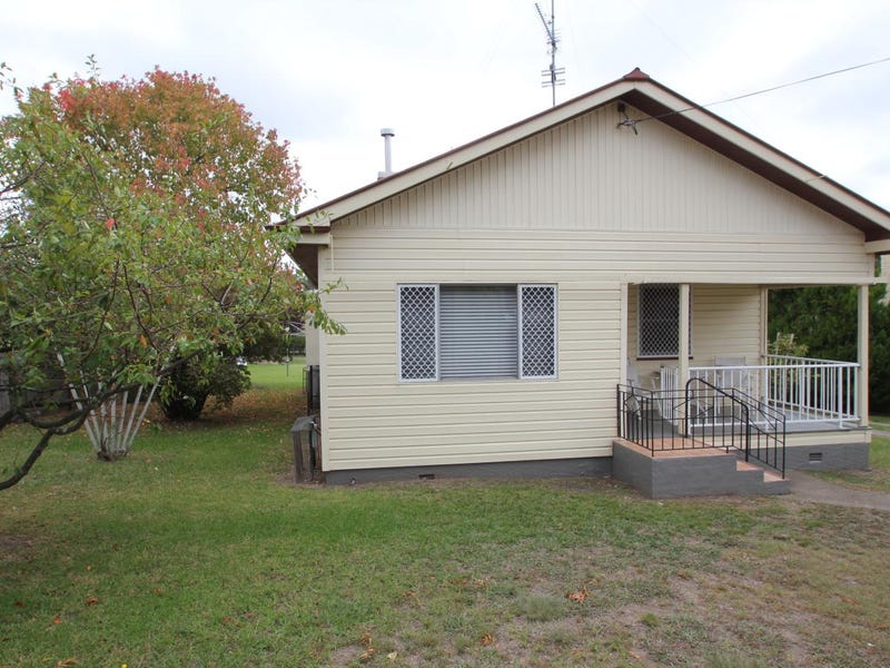 16 Molesworth Street, Tenterfield, NSW 2372