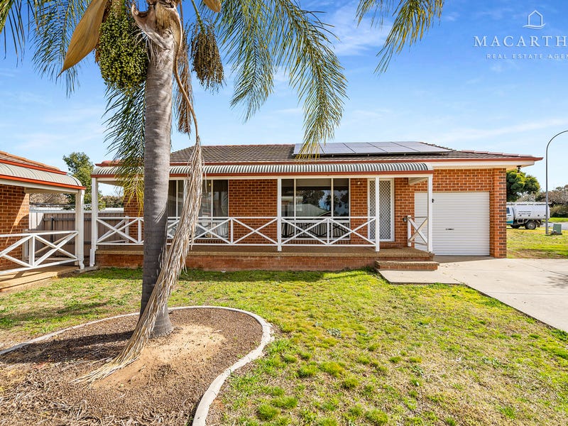 1/14 Canola Place, Estella, NSW 2650 Property Details