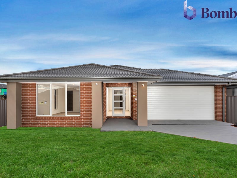 67 Ellscott Boulevard, Mickleham, Vic 3064 Property Details