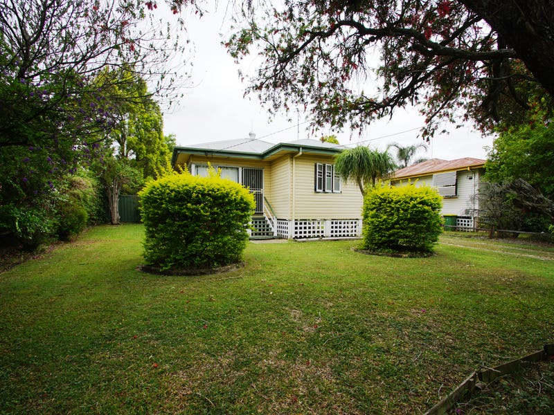 12 Cemetery Road, Ipswich, QLD 4305