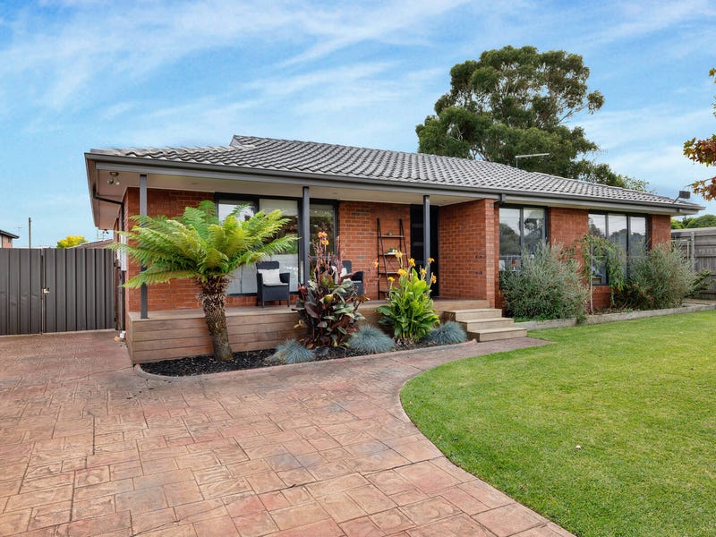 11 Grant Avenue, Gisborne, VIC 3437