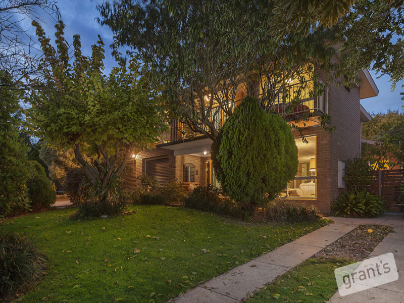 32 Kramer Drive, Berwick, Vic 3806 Property Details