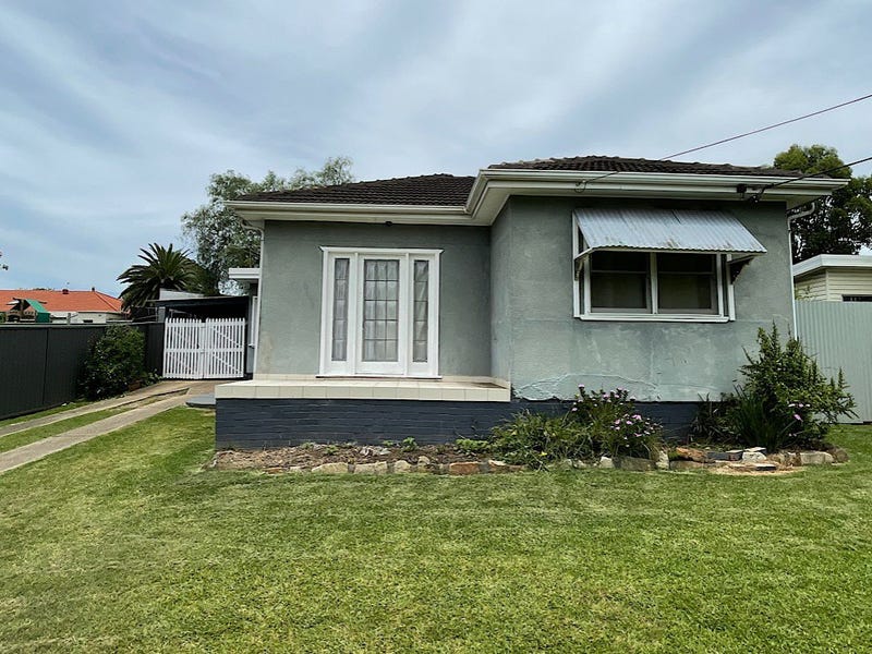 1 Hervey Street, Hall, NSW 2198