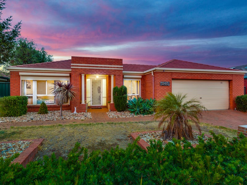 240 Westwood Drive, Burnside, VIC 3023