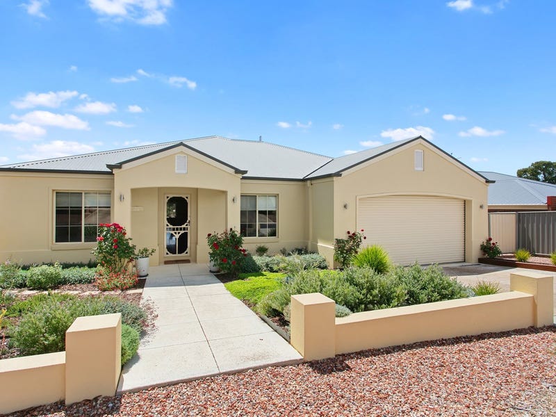 94 Queen Street, Kangaroo Flat, VIC 3555