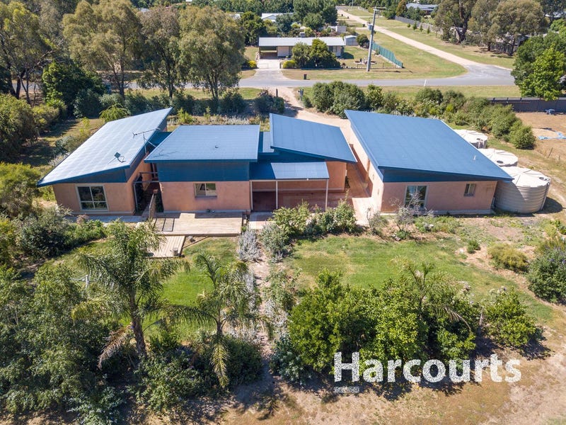 17 MaCartney Street, Oxley, Vic 3678 Property Details