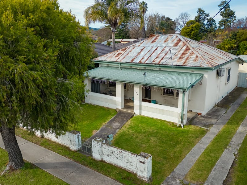 574 Hague Street, Lavington, NSW 2641 House for Sale