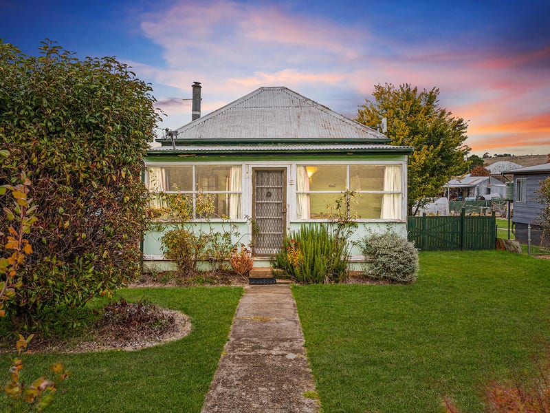 12 York Street, Adaminaby, NSW 2629 House for Sale