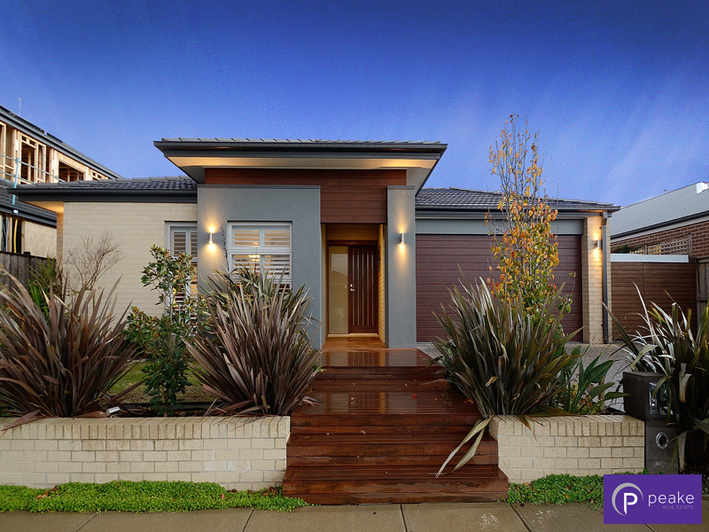 22 Riverstone Boulevard, Clyde North, VIC 3978