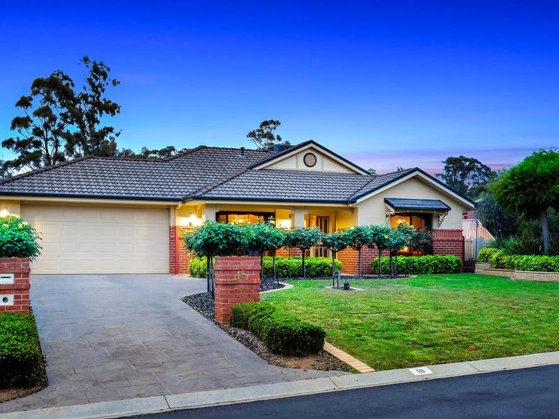 18 Pioneer Drive, Maiden Gully, VIC 3551