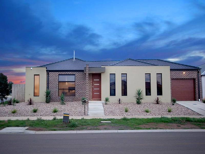 32 Christina Crescent, Melton, Vic 3337 Property Details