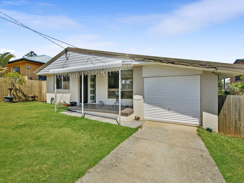 Houses for Sale in Clontarf, QLD 4019