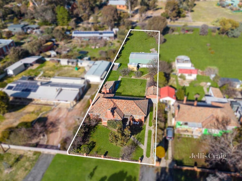 4 Parker Street, Guildford, Vic 3451 House for Sale