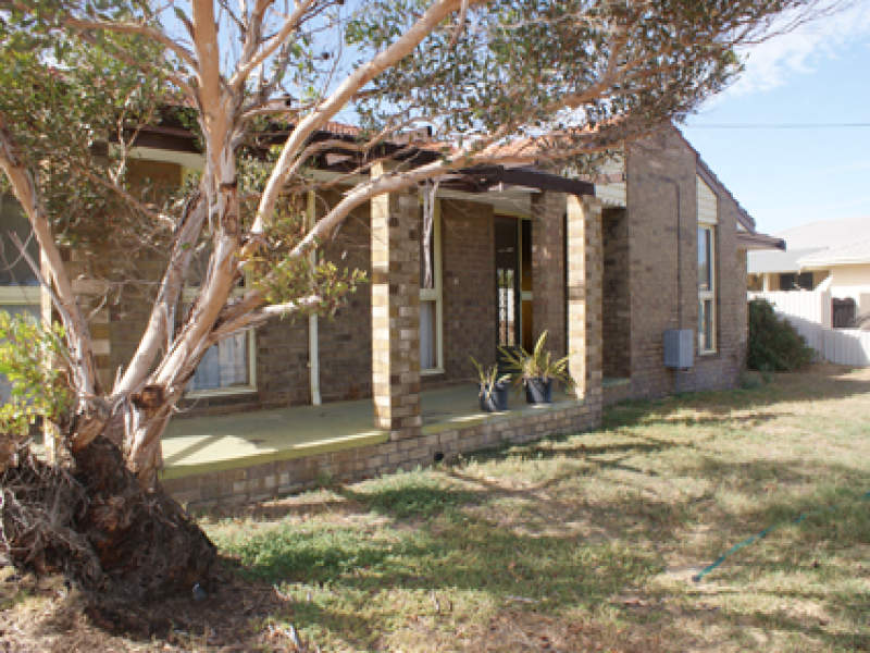 16 Faranda Road, Glenfield, WA 6532 Property Details