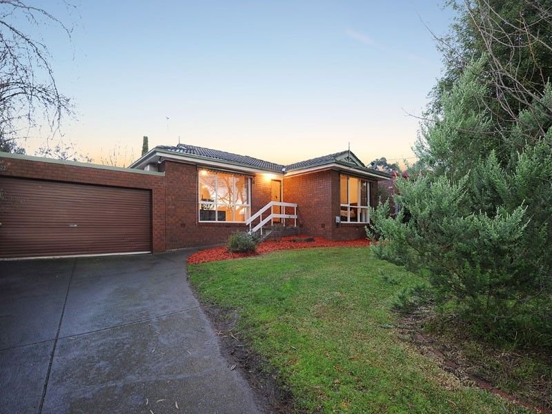 8 Glendale Drive, Chirnside Park, VIC 3116