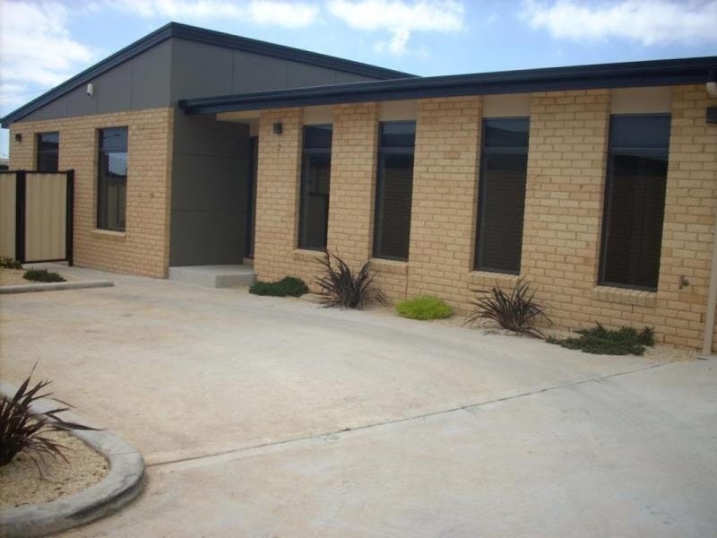 2/23 Skyline Drive, East Devonport, TAS 7310