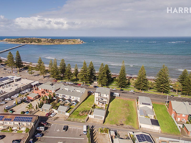 8 Esplanade, Victor Harbor, SA 5211