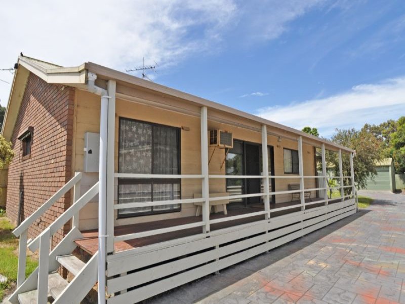 16 Cashin St, Inverloch, Vic 3996 Property Details