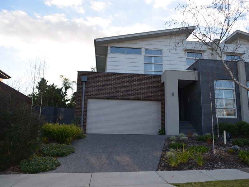 1 Inglisby Road, Mont Albert, VIC 3127 1 Inglisby Road, Mont Albert, VIC 3127