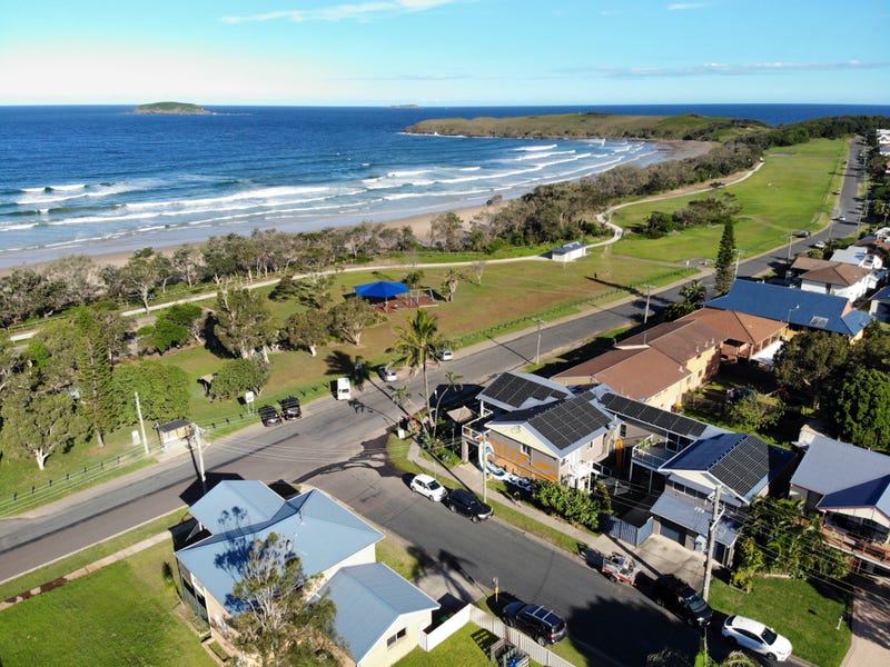 42 Sandys Beach Drive, Sandy Beach, NSW 2456