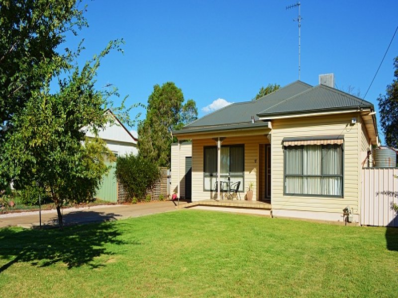 17 Coonong Street, Griffith, NSW 2680 Property Details