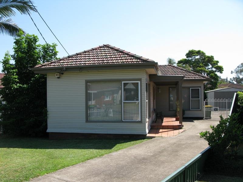 15 Fenwick Avenue, Roselands, NSW 2196