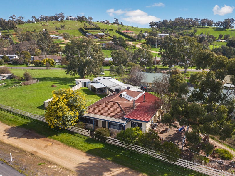 7 Fletcher Street, Guildford, Vic 3451 Property Details