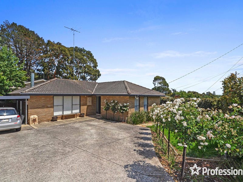 76 St Andrews Drive, Chirnside Park, VIC 3116 - realestate.com.au