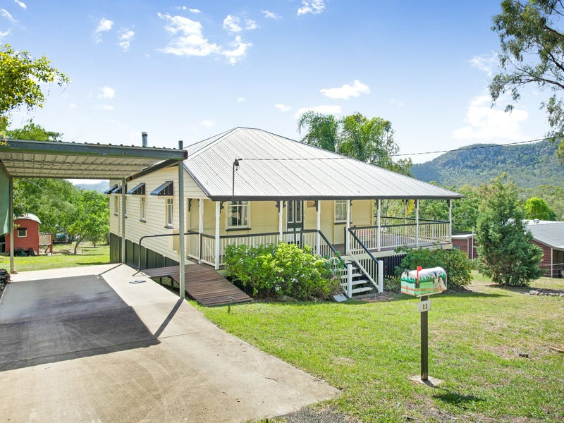 11 Hill Street, Esk, QLD 4312