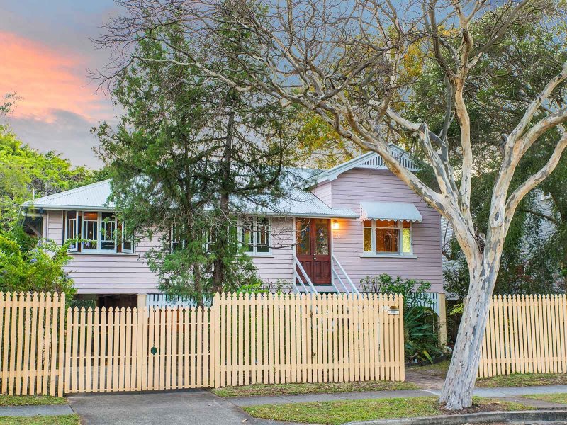 19 Carlton Terrace, Wynnum, Qld 4178 Property Details