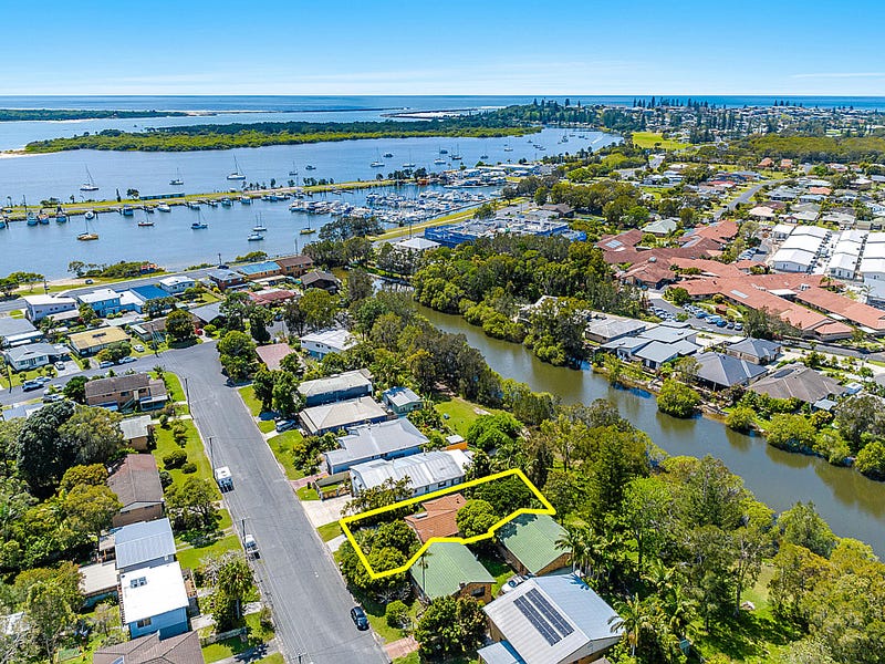 12 Endeavour Street, Yamba, NSW 2464 Property Details