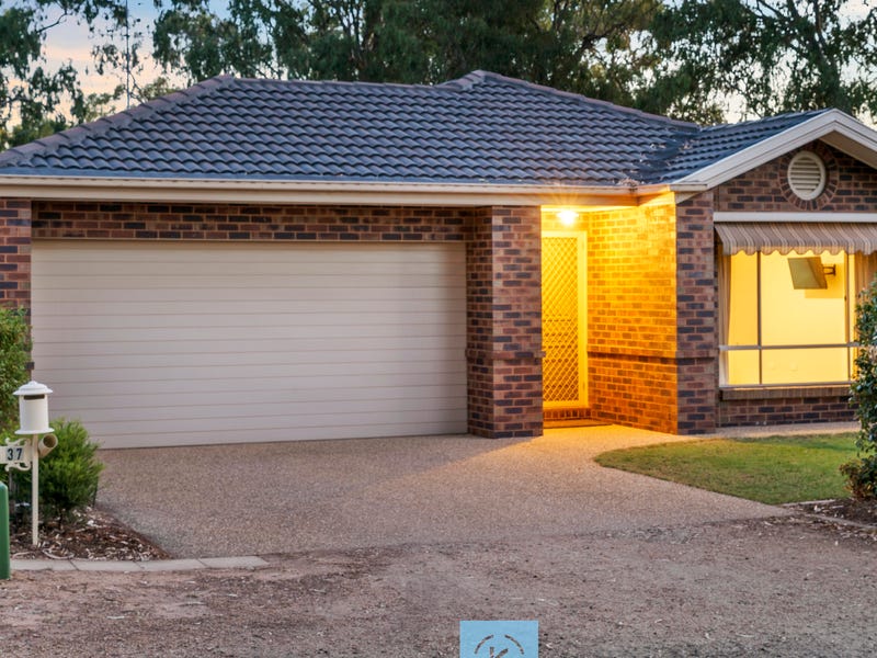 37 Hennessy Street, Tocumwal, NSW 2714 House for Sale