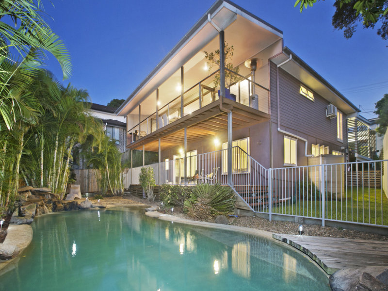 10 Dagmar Street, Holland Park West, QLD 4121