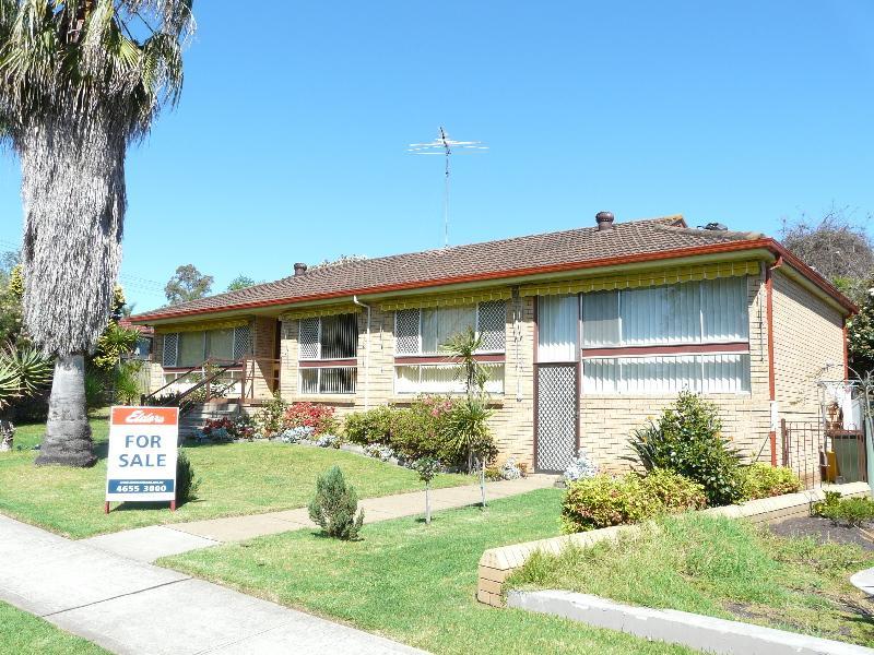 11 Berallier Drive, Camden South, NSW 2570