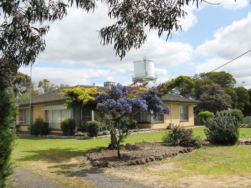 2 David Street, Edenhope, Vic 3318 Property Details