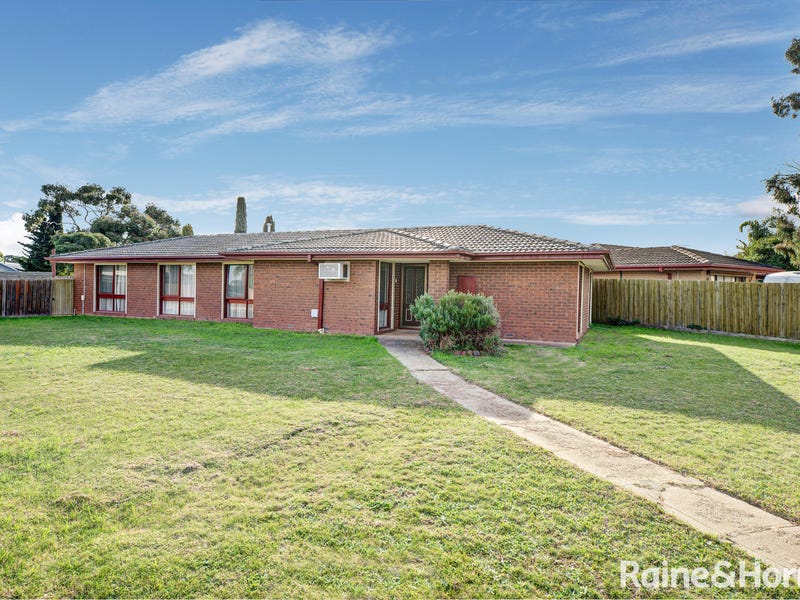 62 Chelmsford Way, Melton West, VIC 3337