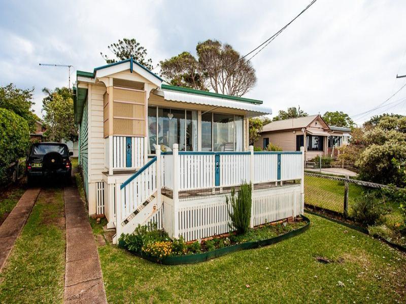 87 Flinders Parade, Scarborough, Qld 4020 Property Details