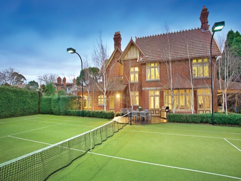 2 Studley Avenue, Kew, Vic 3101 Property Details