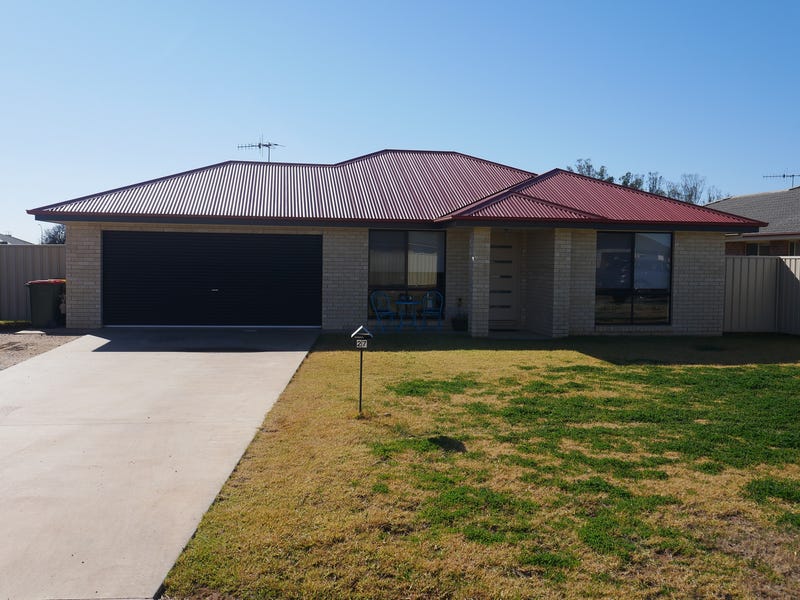 27 Lake Paddock Drive, Leeton, NSW 2705